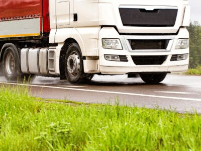 What Should You Do Immediately After a Semi-Truck Accident?