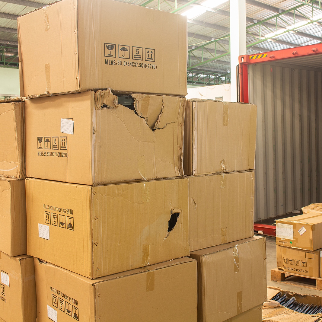 Why Generic Shipping Boxes Are a Risk You Cannot Afford with Valuable Items