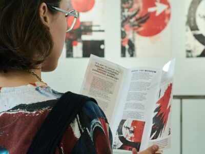 How Visual Branding Shapes the Experience of Art Events and Exhibitions