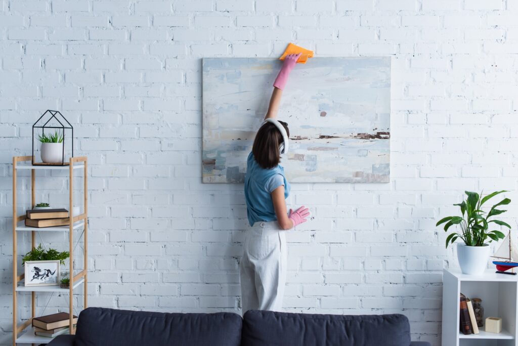 How Art Shipping Warehouses Maintain Safe Working Environments