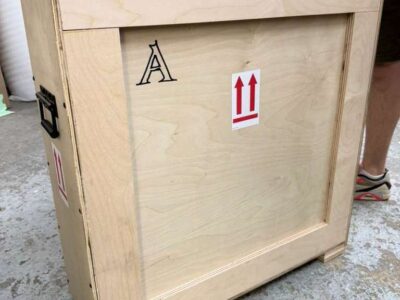 Private Courier vs Commercial Shipping for Artwork: Key Differences