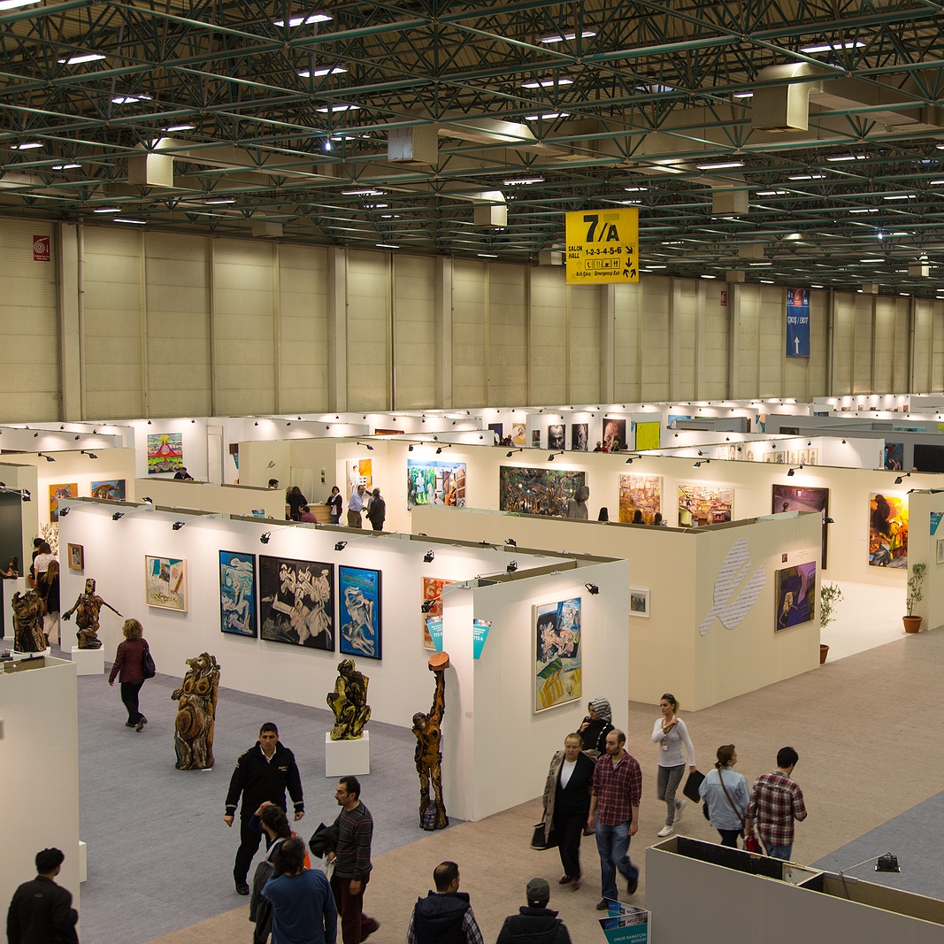 Designing Modular Trade Show Booths for Two Art Events at the Same Time