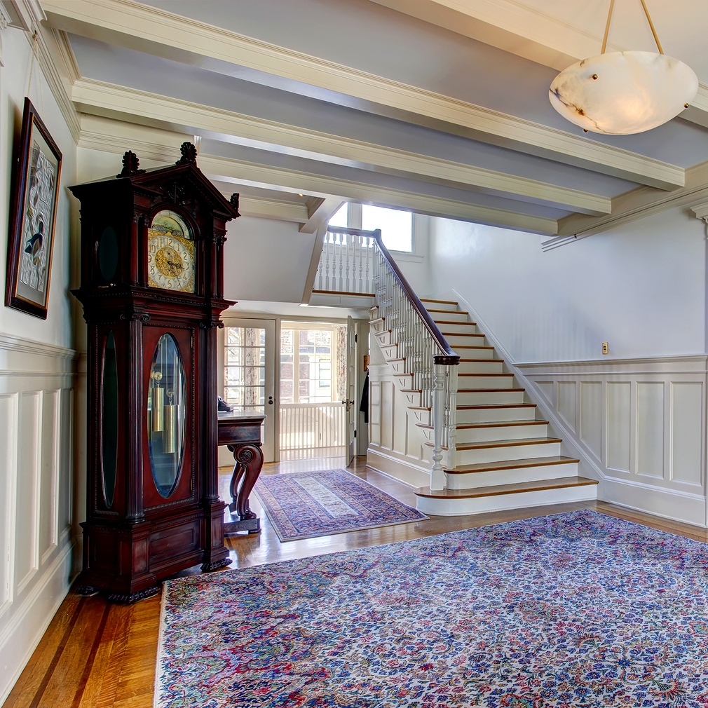 How to Move a Grandfather Clock Safely: Preparation and Transport