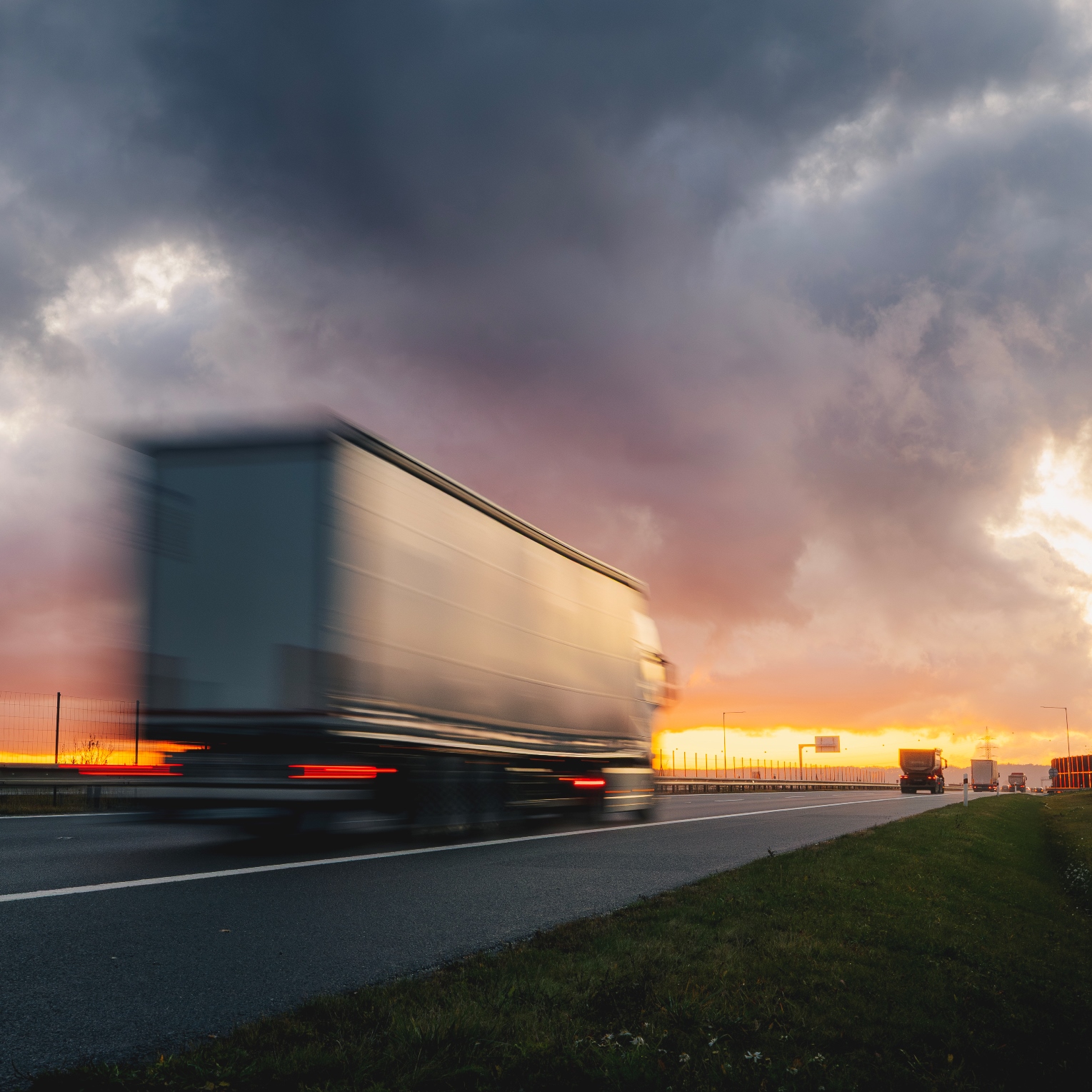Why Overnight Parking Matters in Cross-Country Art Shipping