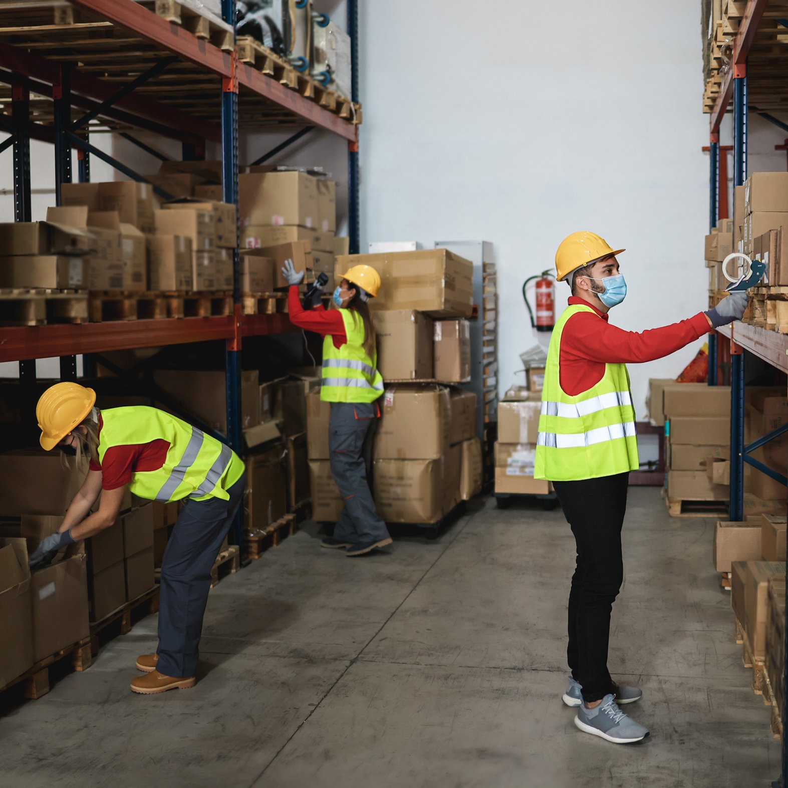 How to Solve Warehouse Labor Shortages: Best Ways to Boost Productivity